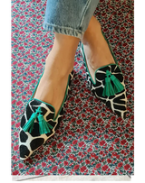 Mocassins femme bout pointu à pampilles et imprimé animalier