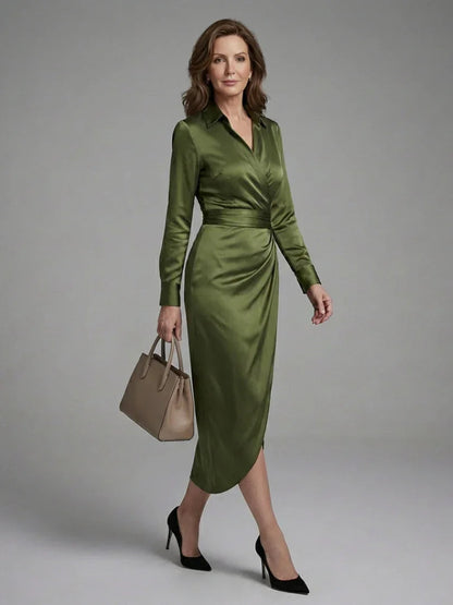 Satinelle | Robe Midi Portefeuille Satinée Verte