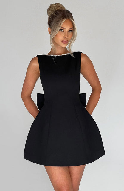 Théodora | Robe Courte Structurée Sans Manches