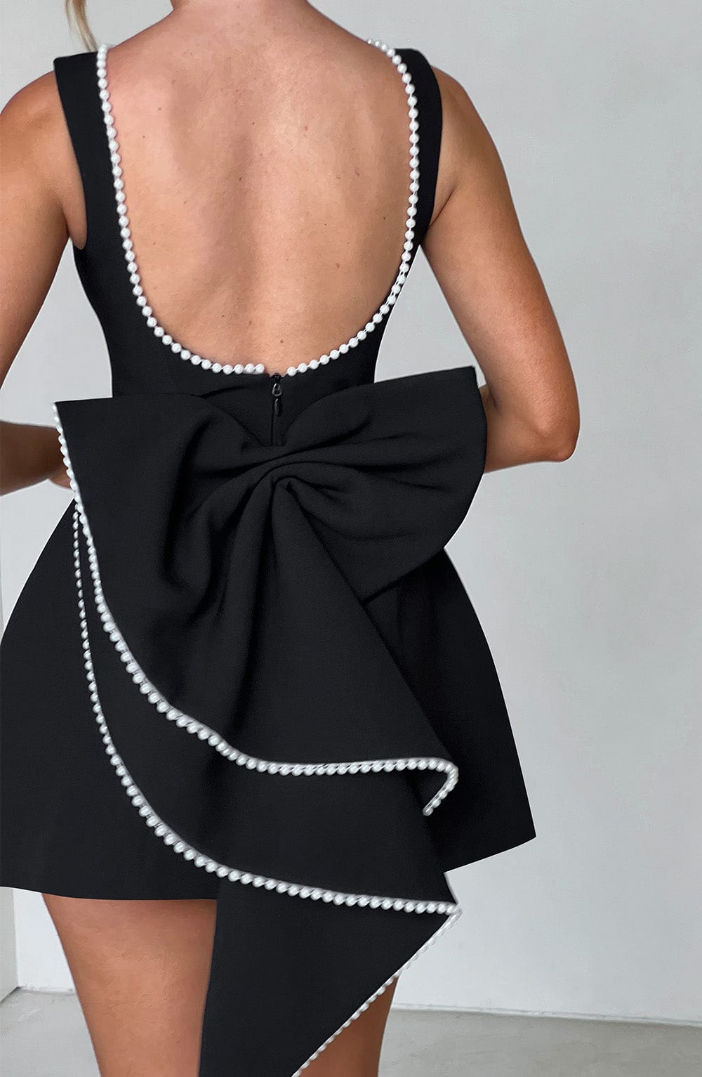 Théodora | Robe Courte Structurée Sans Manches
