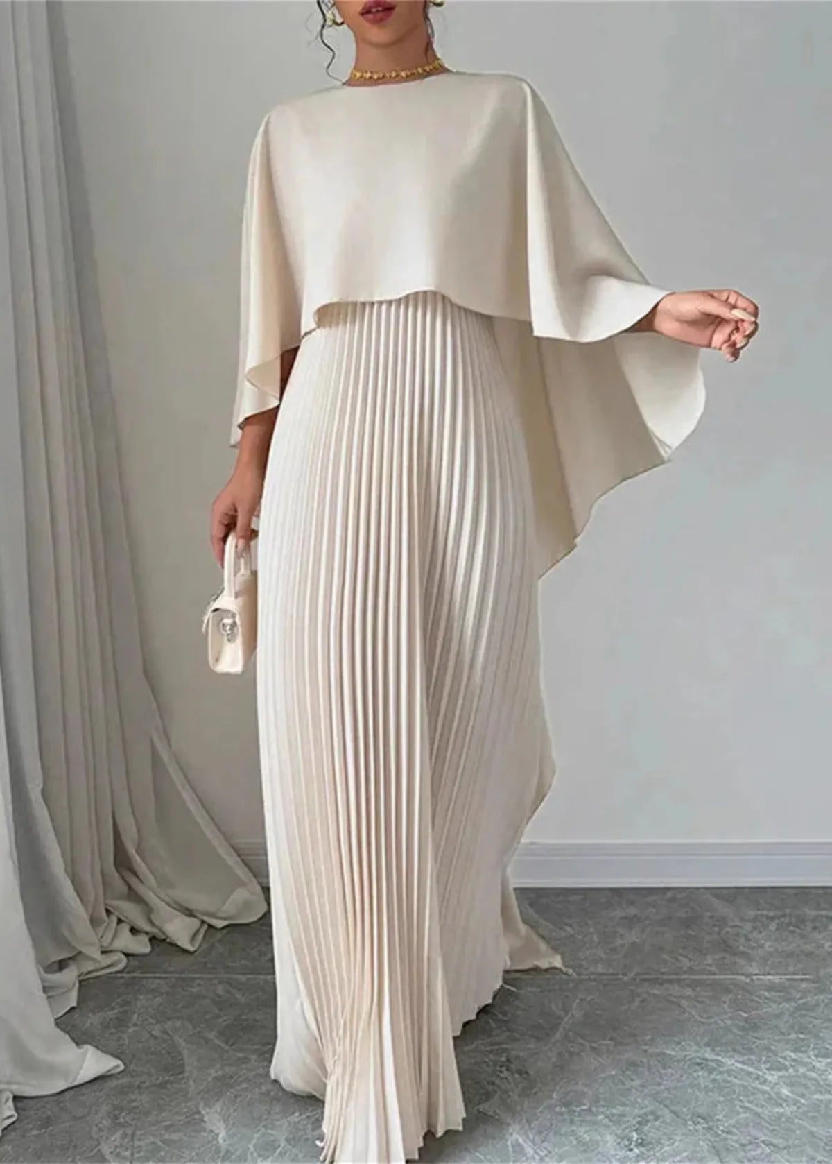Eudoxine | Robe Longue Plissée Cape pour Mariage Invitée