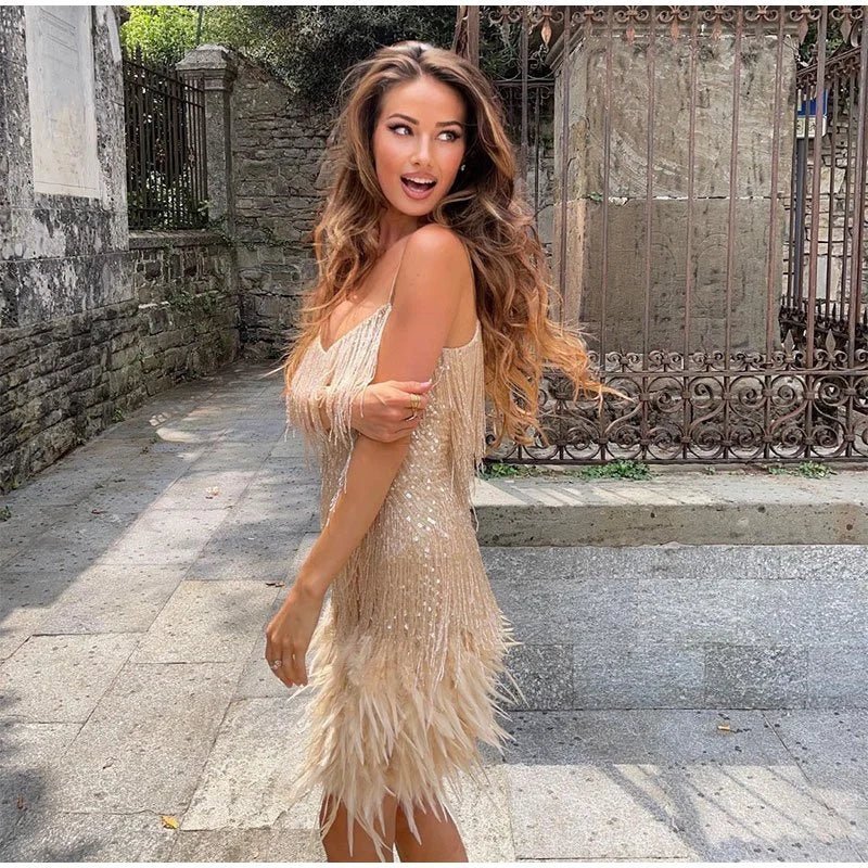 Léna | Robe Courte Sequins et Plumes pour Soirée