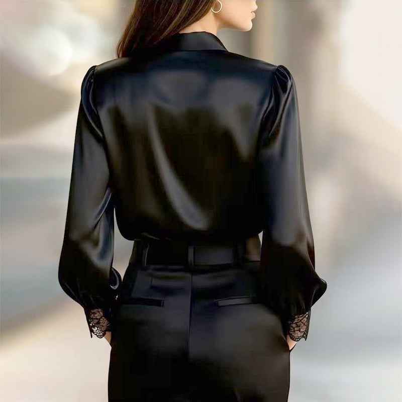 Almira | Blouse Satinée à Détails en Dentelle Col V