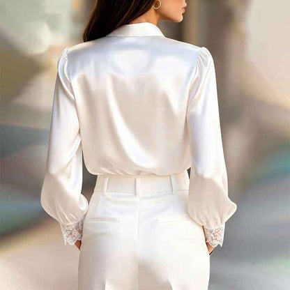 Almira | Blouse Satinée à Détails en Dentelle Col V
