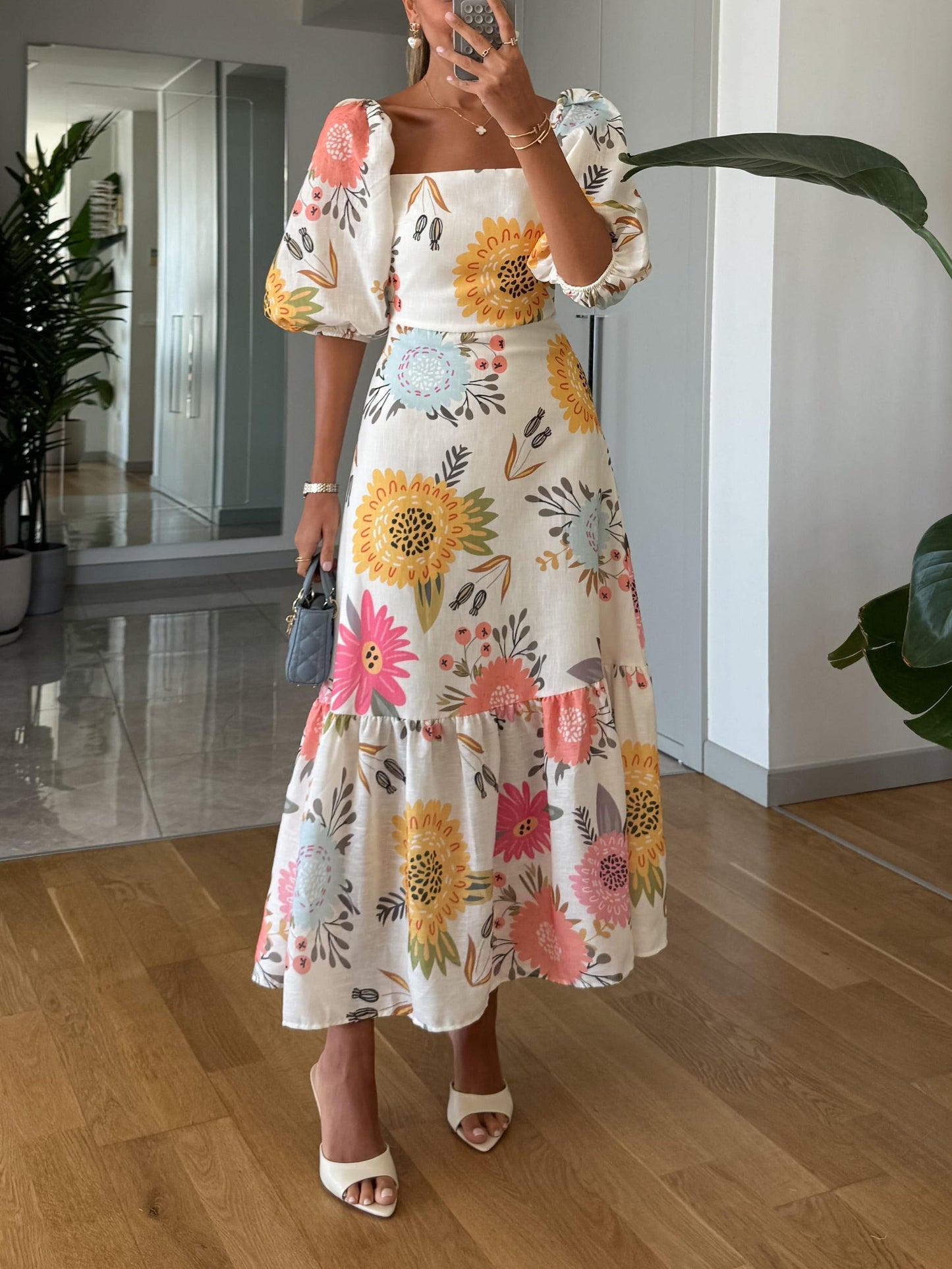 Pernelle | Robe Midi Fleurie à Encolure Carrée