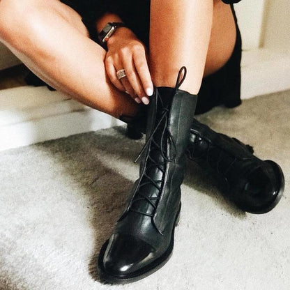 Bottines à lacets femme à petit talon et bout rond