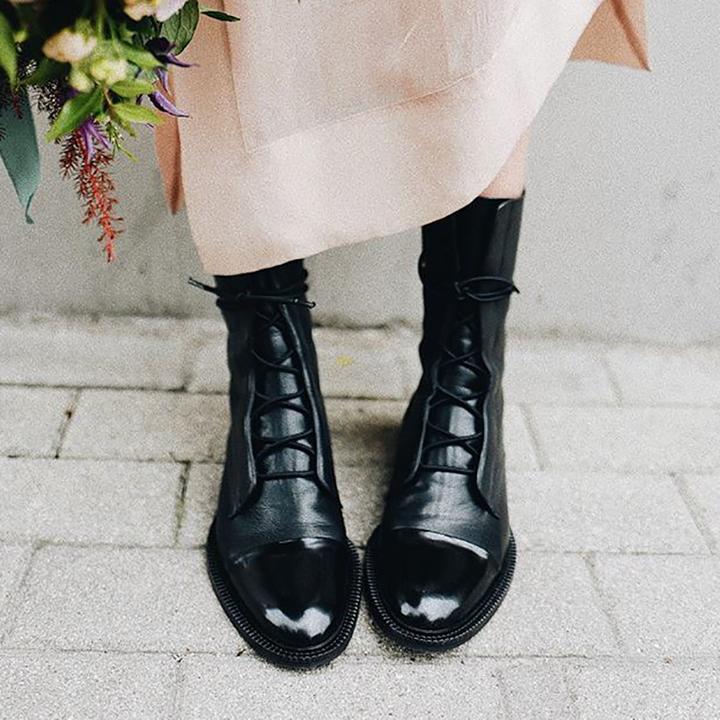 Bottines à lacets femme à petit talon et bout rond