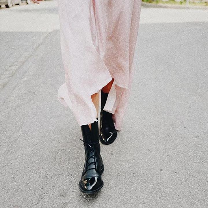 Bottines lacées femme, laçage réglable sur le cou-de-pied