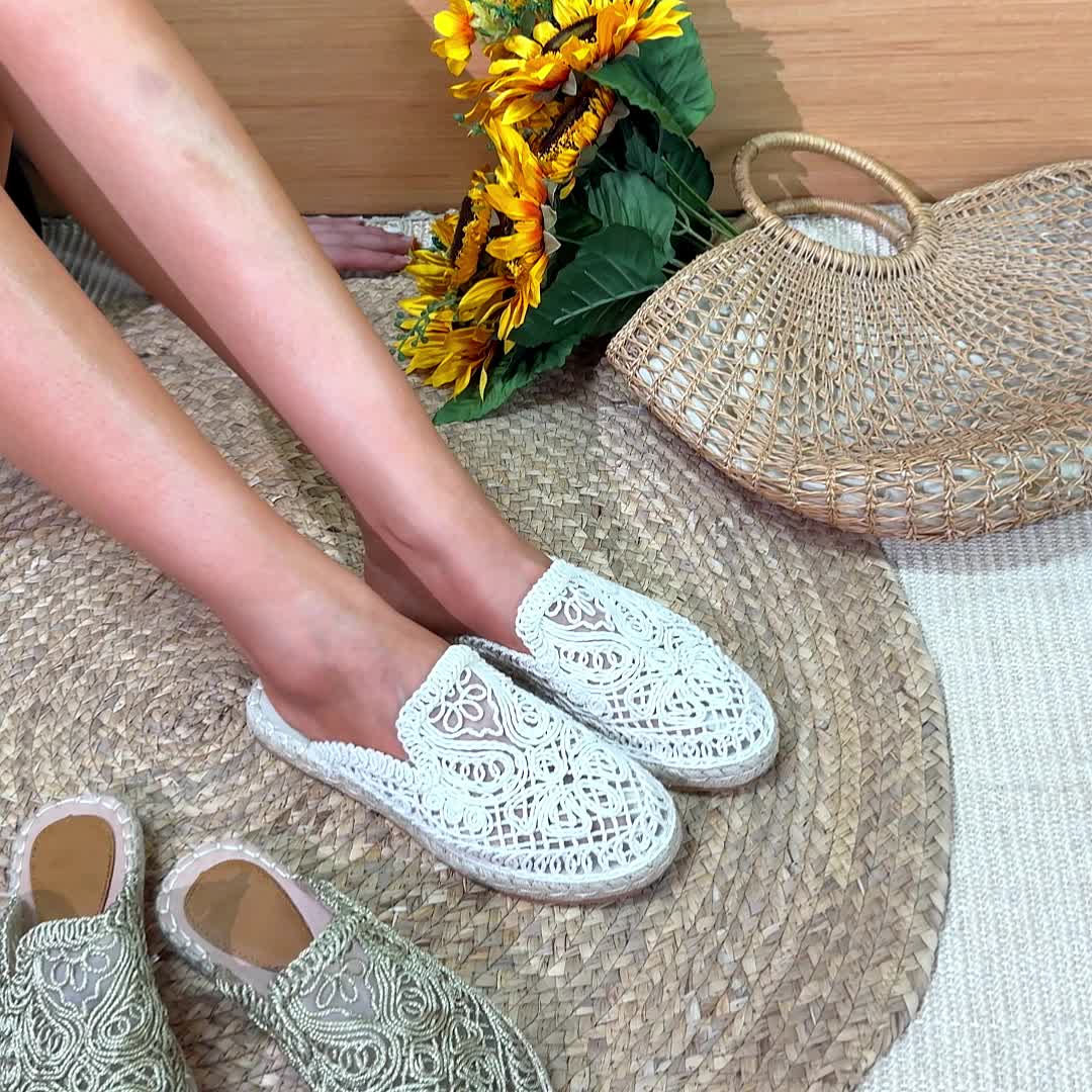 Mocassins à bride ligne allongée, vue d'ensemble