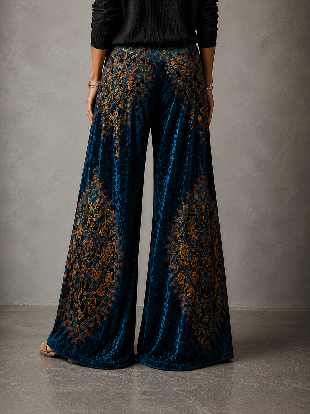 Détail de la taille haute du pantalon large