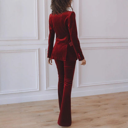 Ensemble velours porté de face, blazer cintré