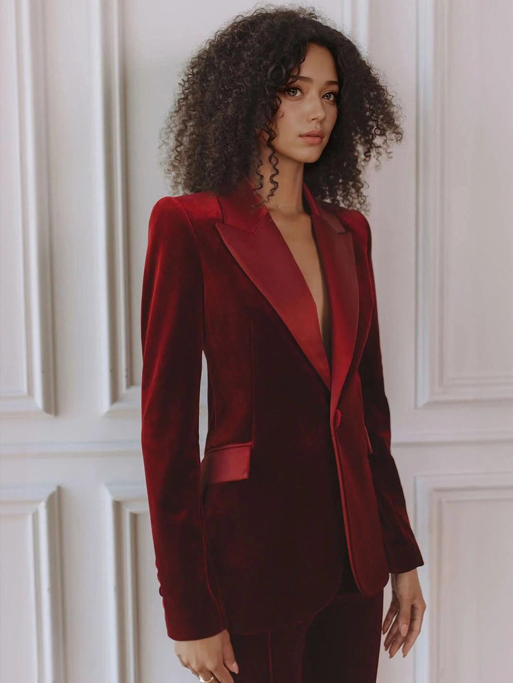 Ensemble blazer et pantalon en velours vue de dos