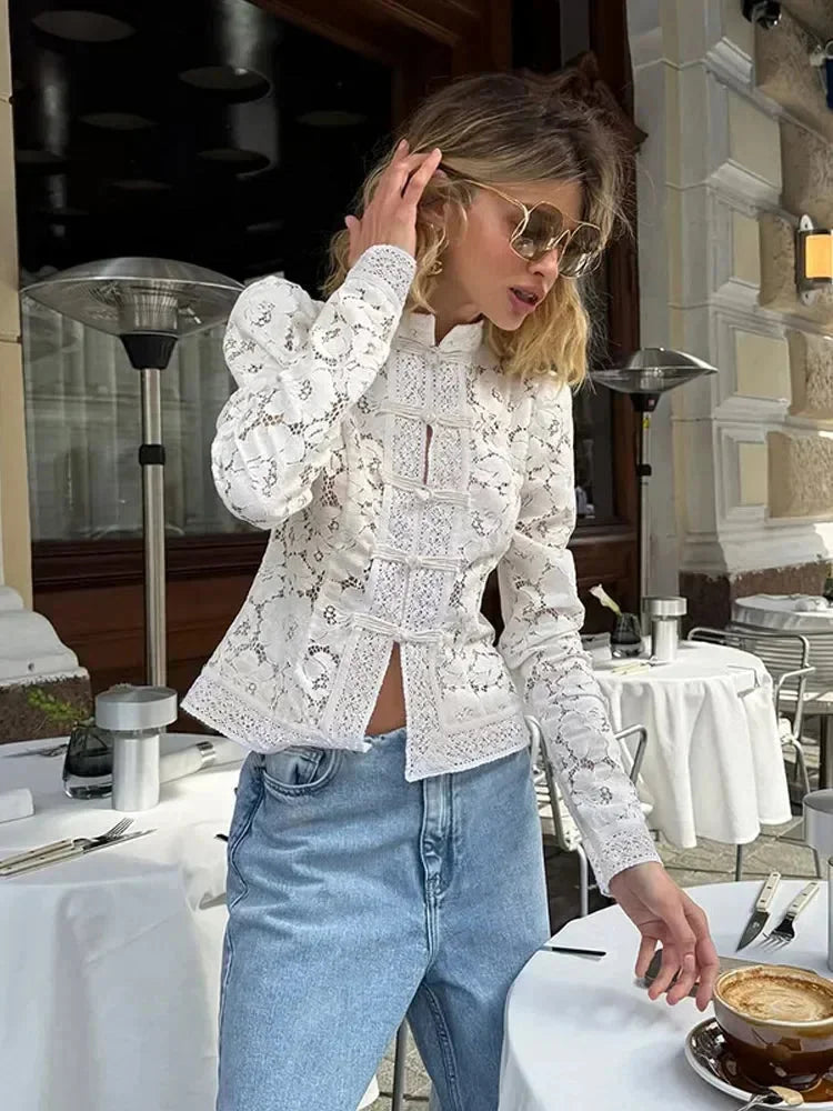 Agnès | Blouse en Dentelle Col Montant