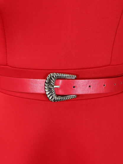 Détail des manches longues de la robe midi rouge