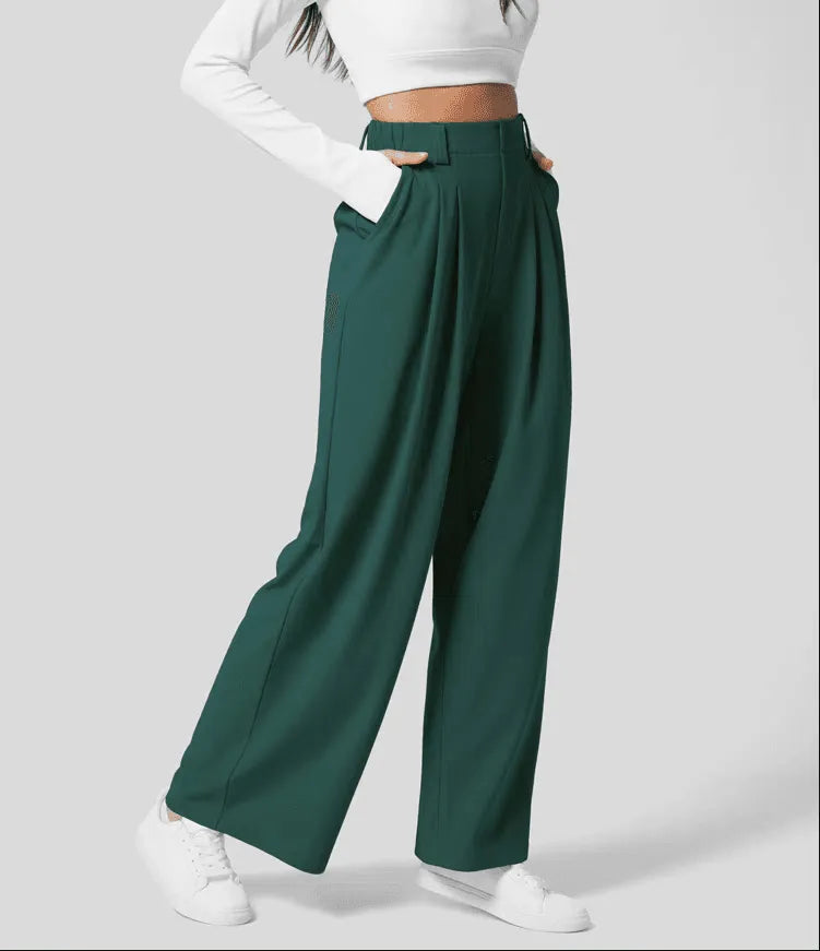 Pantalon large femme, vue de trois quarts