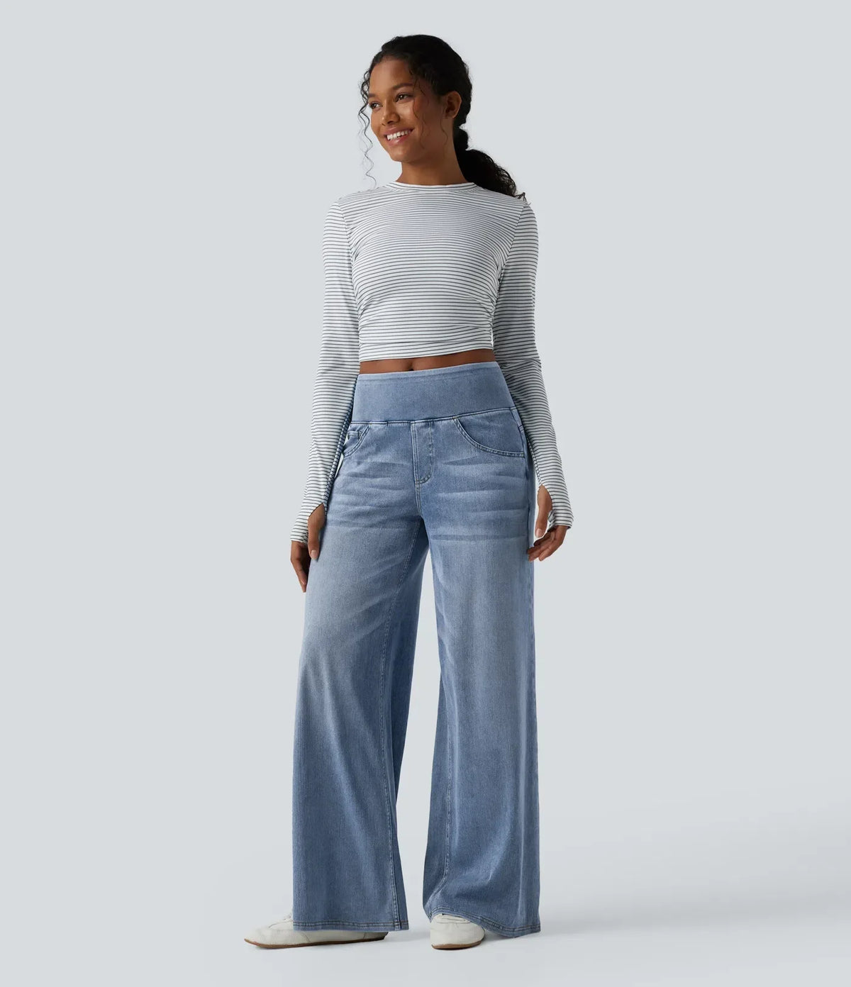 Jean large femme, vue de trois quarts