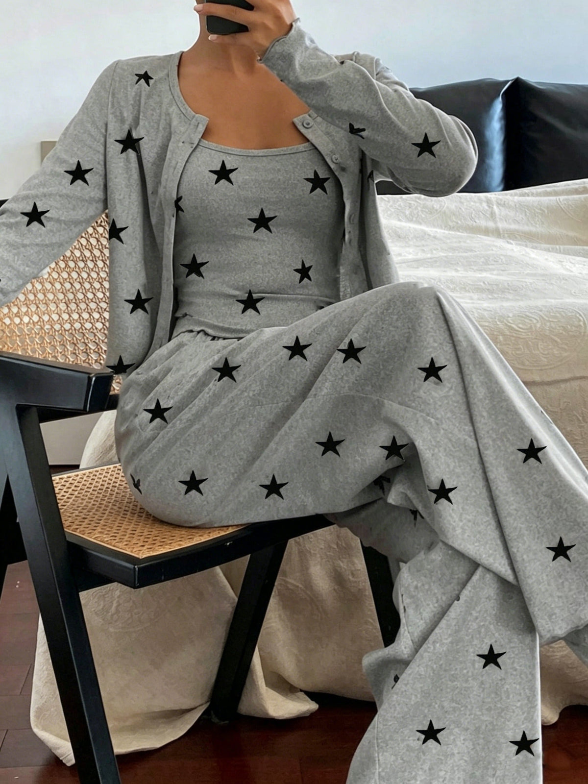 Détail du gilet long assorti du pyjama