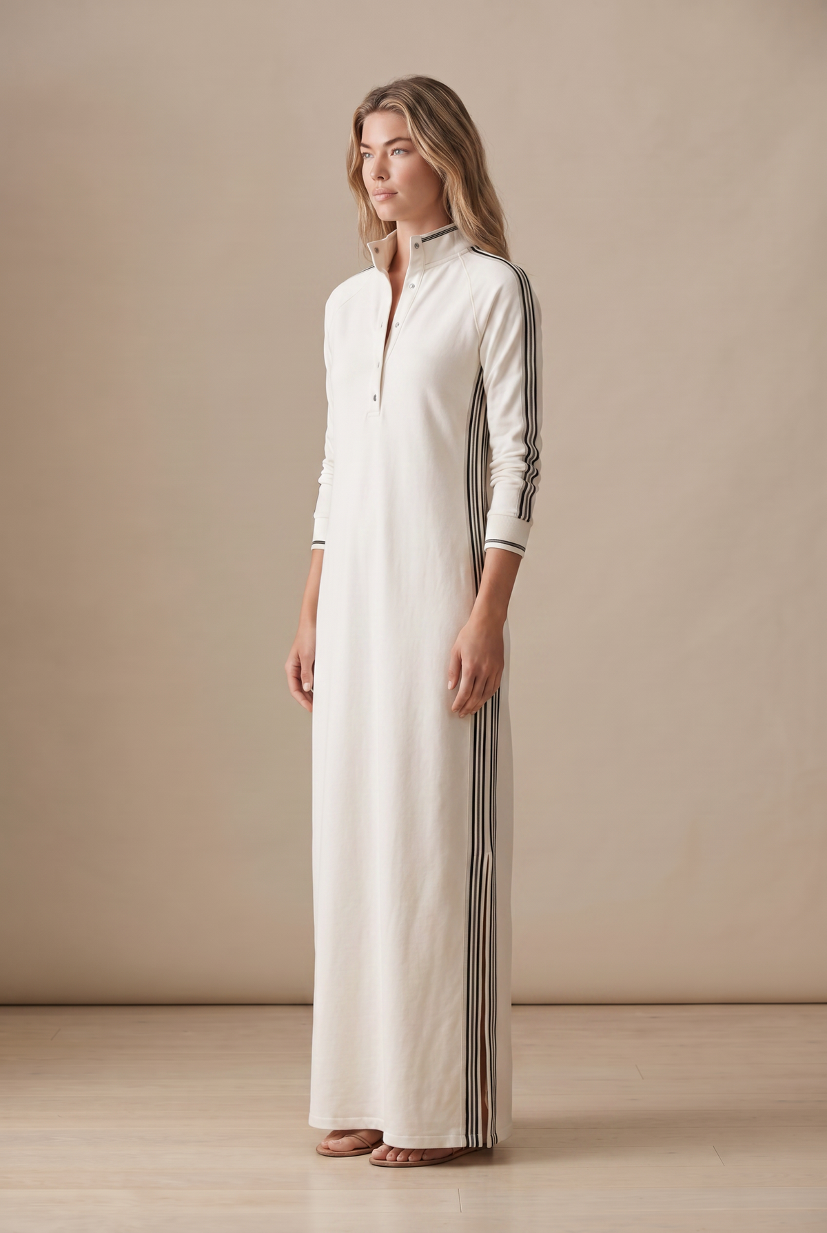 Robe longue boutonnée posée à plat