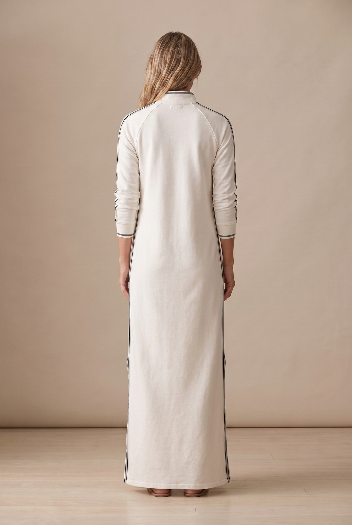 Robe longue col chemise, détail des boutons