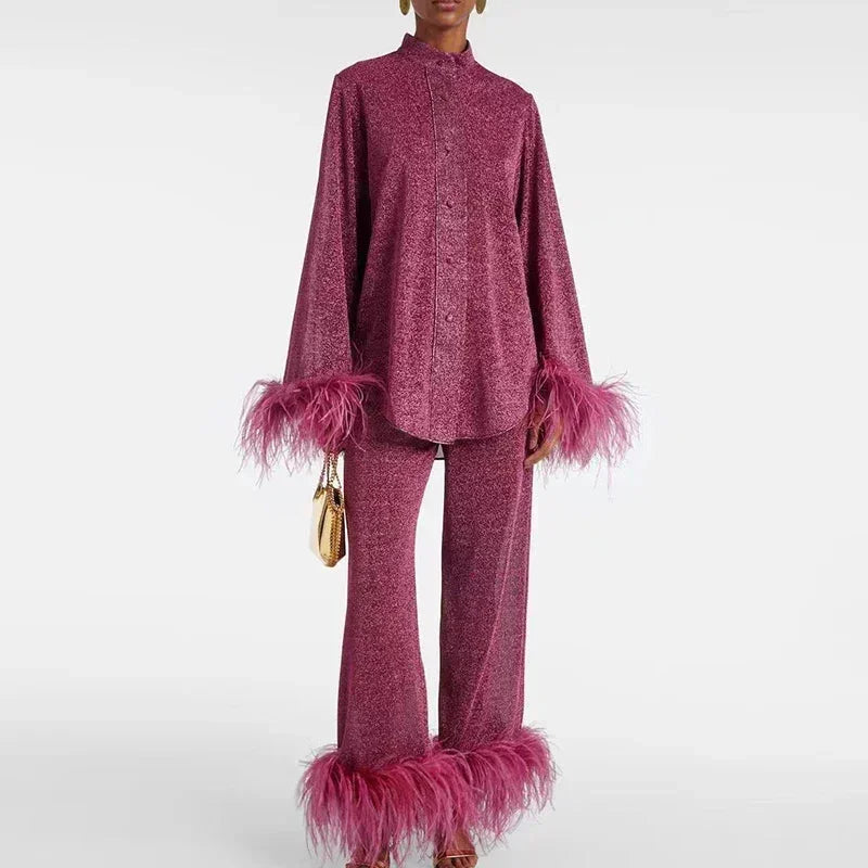 Ensemble pailleté à finitions plumes aux poignets