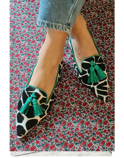 Mocassins femme bout pointu à pampilles et imprimé animalier