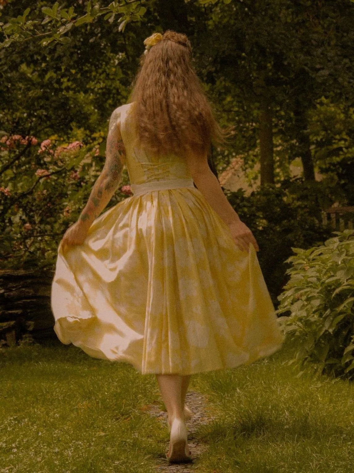 Clarine | Robe Midi Fleurie Épaules Dénudées