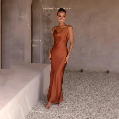 Mélusine | Robe Longue Satinée Col Bénitier