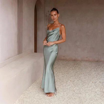 Mélusine | Robe Longue Satinée Col Bénitier