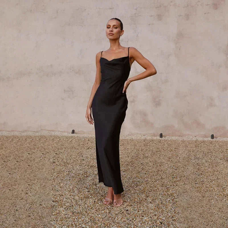 Mélusine | Robe Longue Satinée Col Bénitier