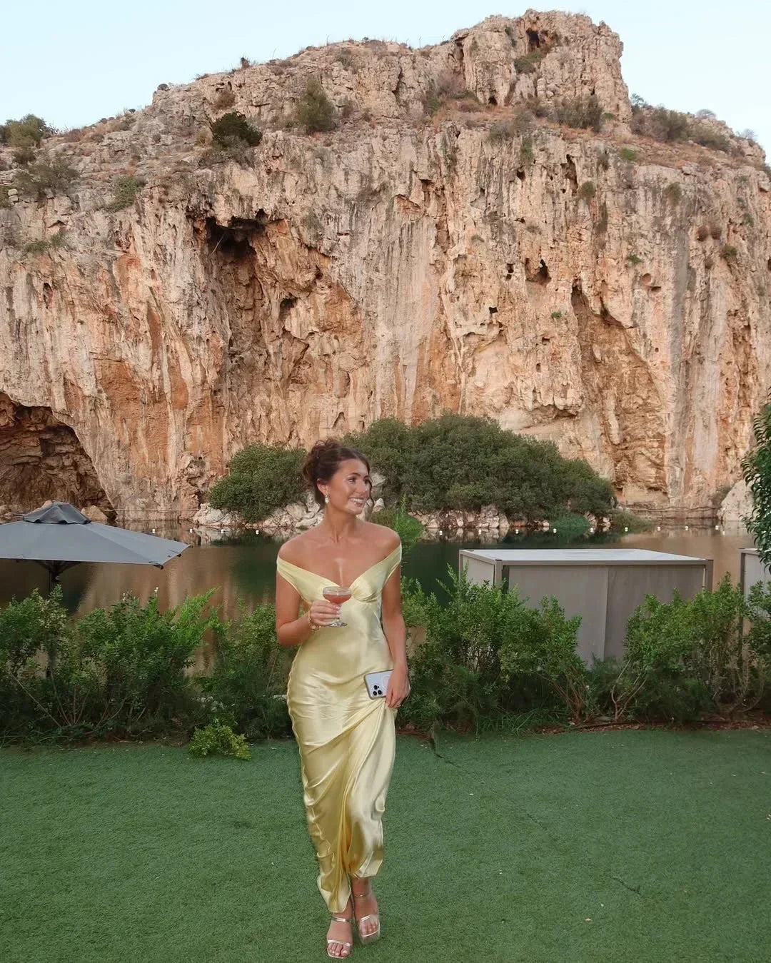 Suzon | Robe Longue Satinée Épaules Dénudées