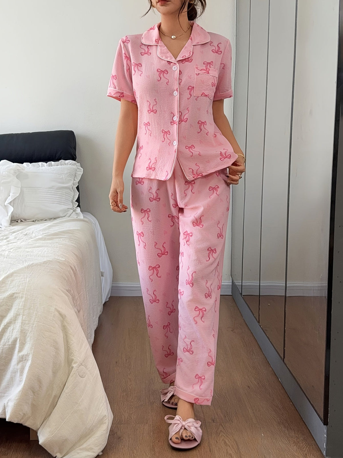 Pyjama imprimé en noir, vue de face