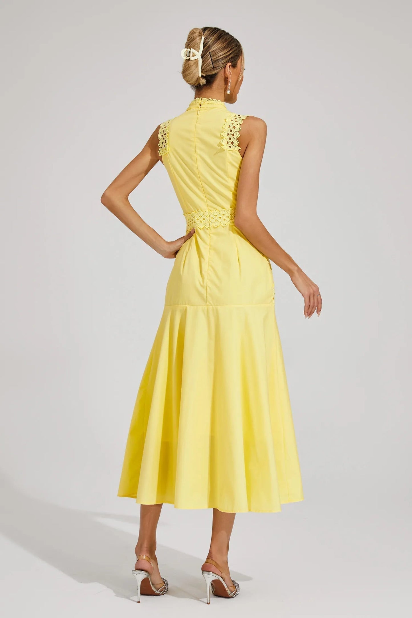 Nolwenn | Robe Midi Dentelle Sans Manches