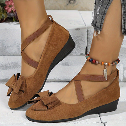 Ballerines plates à brides croisées sur le cou-de-pied